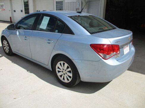 Used 2011 Chevrolet Cruze LS image 13