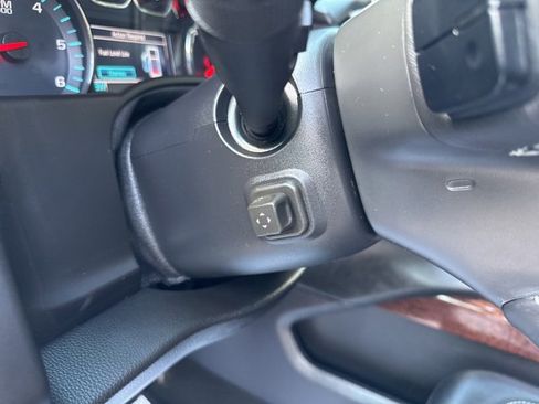 Used 2017 GMC Yukon SLT image 38