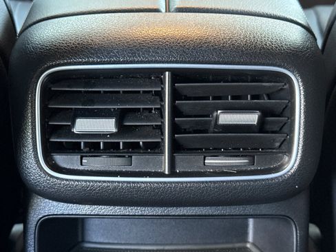Used 2025 Mercedes-Benz GLE 350 4MATIC image 16