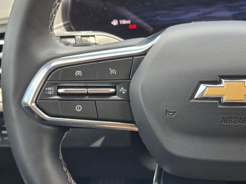 Certified 2025 Chevrolet Traverse LT FWD image 12