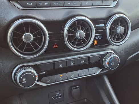 Used 2020 Nissan Sentra S image 22