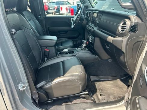 Used 2021 Jeep Gladiator Overland w/ Popular Equipment Package AWD/4WD image 19