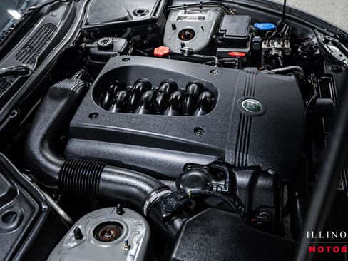 Used 2003 Jaguar XK8 Coupe image 34