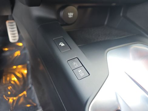 Used 2020 Jaguar E-PACE R-Dynamic HSE image 27