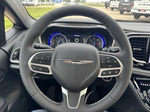 New 2026 Chrysler Pacifica Select image 16