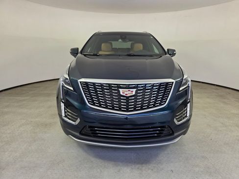 Used 2025 Cadillac XT5 Premium Luxury FWD image 2