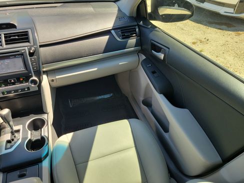 Used 2013 Toyota Camry LE image 14