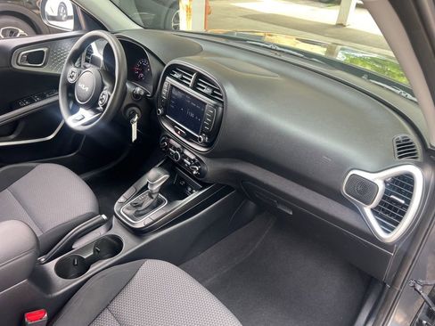 Certified 2022 Kia Soul LX w/ Technology Package FWD image 20