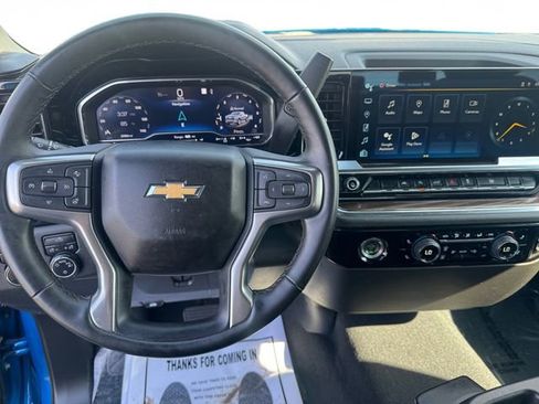 Used 2023 Chevrolet Silverado 1500 LT AWD/4WD image 12