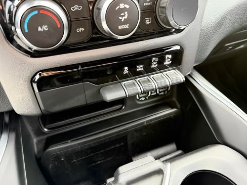 Used 2020 RAM 1500 Laramie image 40