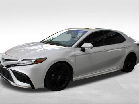 Used 2021 Toyota Camry XSE FWD image 12