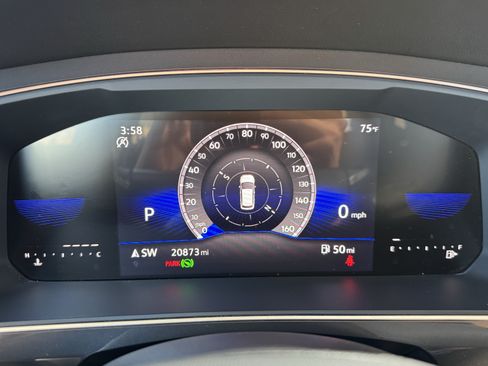 Certified 2023 Volkswagen Tiguan SE w/ Panoramic Sunroof Package FWD image 19