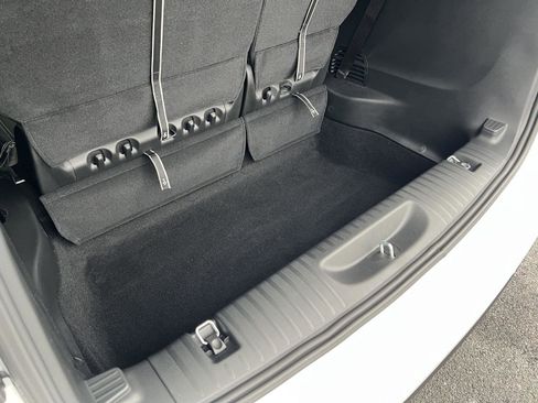 New 2026 Chrysler Pacifica Select AWD/4WD image 48
