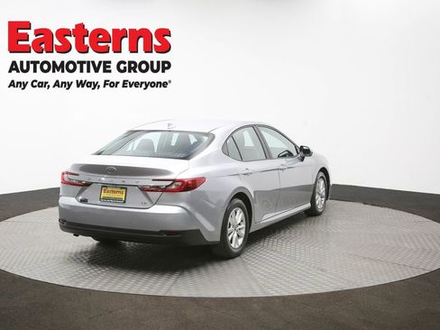 Used 2025 Toyota Camry LE image 42