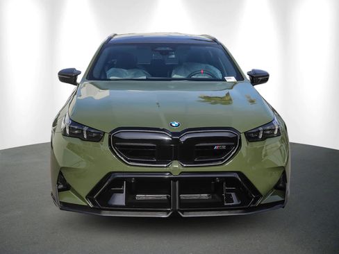 New 2026 BMW M5 Touring image 2