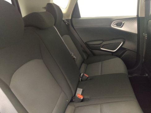 Used 2021 Kia Soul LX FWD image 19