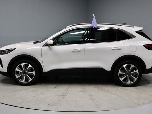 Certified 2024 Ford Escape Platinum image 10