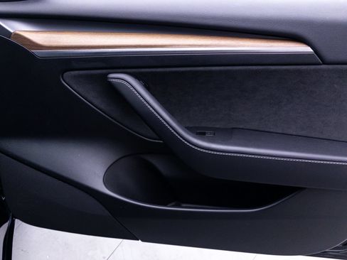 Used 2023 Tesla Model 3 Standard Range RWD image 30