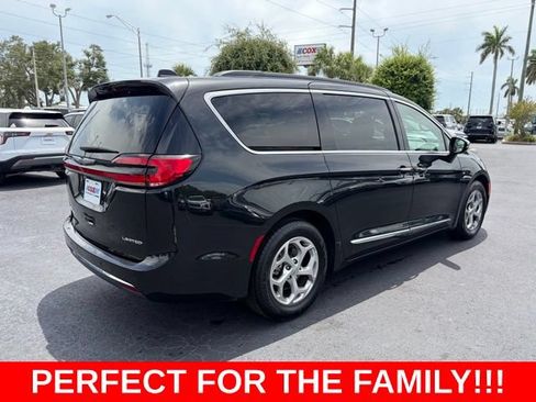 Used 2023 Chrysler Pacifica Limited FWD image 6