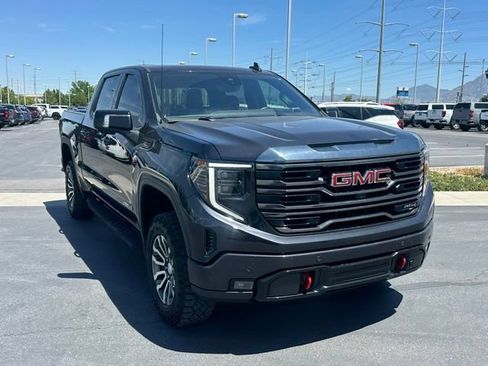 Certified 2023 GMC Sierra 1500 AT4 w/ Technology Package AWD/4WD image 8