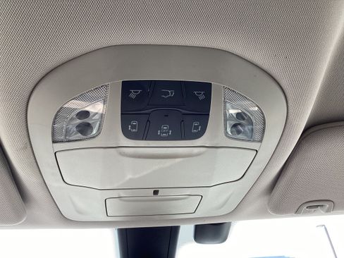 Used 2017 Chrysler Pacifica Touring-L FWD image 22