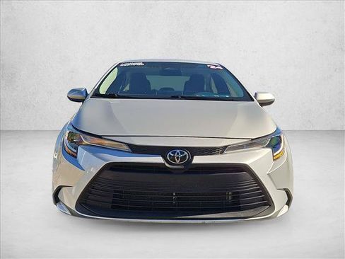 Used 2024 Toyota Corolla LE FWD image 2