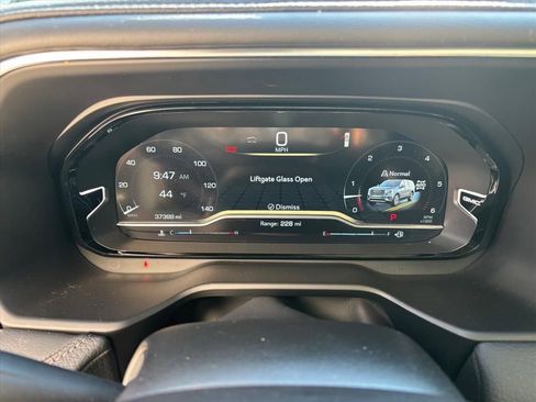 Used 2023 GMC Yukon Denali AWD/4WD image 16