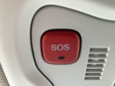 Used 2023 Jeep Renegade Trailhawk image 16