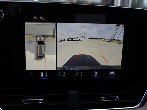 Used 2025 Chevrolet Equinox ACTIV w/ Safety and Technology Package FWD image 38