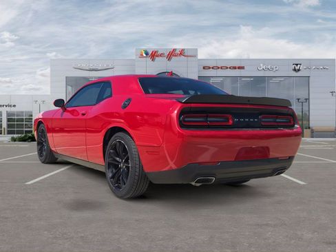 Used 2017 Dodge Challenger SXT Plus RWD image 3