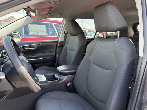 Used 2023 Toyota RAV4 XLE AWD/4WD image 9