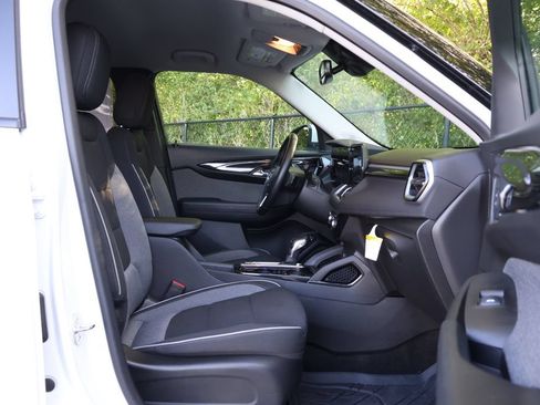Used 2024 Chevrolet TrailBlazer LT w/ Convenience Package AWD/4WD image 42
