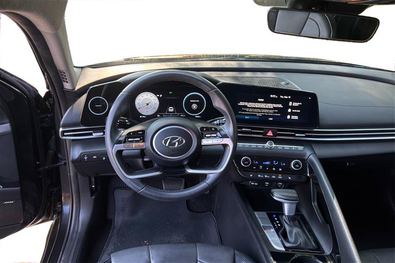 Used 2023 Hyundai Elantra Limited FWD image 14
