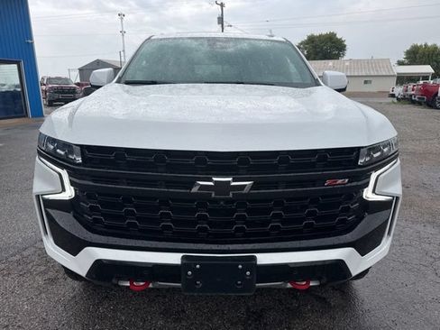 Used 2023 Chevrolet Tahoe Z71 w/ Luxury Package AWD/4WD image 3