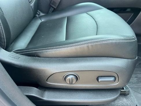Used 2023 GMC Terrain SLT w/ LPO, Floor Liner Package AWD/4WD image 14
