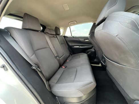 Used 2021 Toyota Venza LE image 21