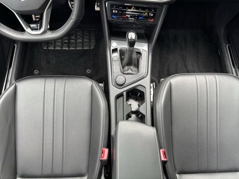 Certified 2024 Volkswagen Tiguan SE R-Line AWD/4WD image 18