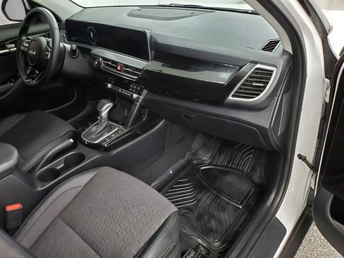 Used 2024 Kia Seltos S image 11