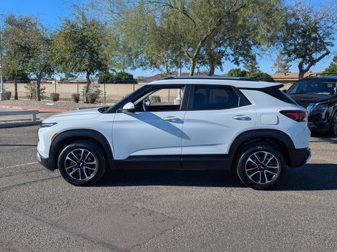 Used 2025 Chevrolet TrailBlazer LT image 3