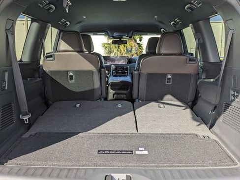 New 2026 Nissan Armada SL w/ Captain's Chari Seat Package image 13