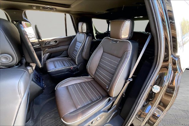 Used 2026 GMC Yukon Denali Ultimate AWD/4WD image 16