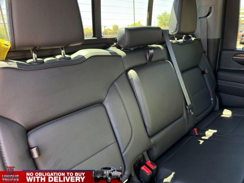 Used 2024 GMC Sierra 3500 Denali w/ Denali Reserve Package AWD/4WD image 28