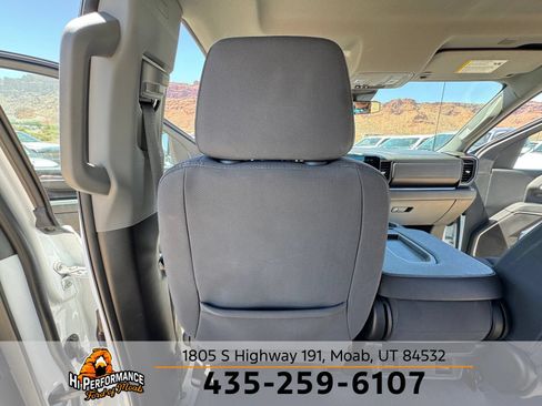 Used 2024 Chevrolet Silverado 2500 LT AWD/4WD image 55
