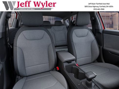 New 2025 Kia K4 LXS image 16