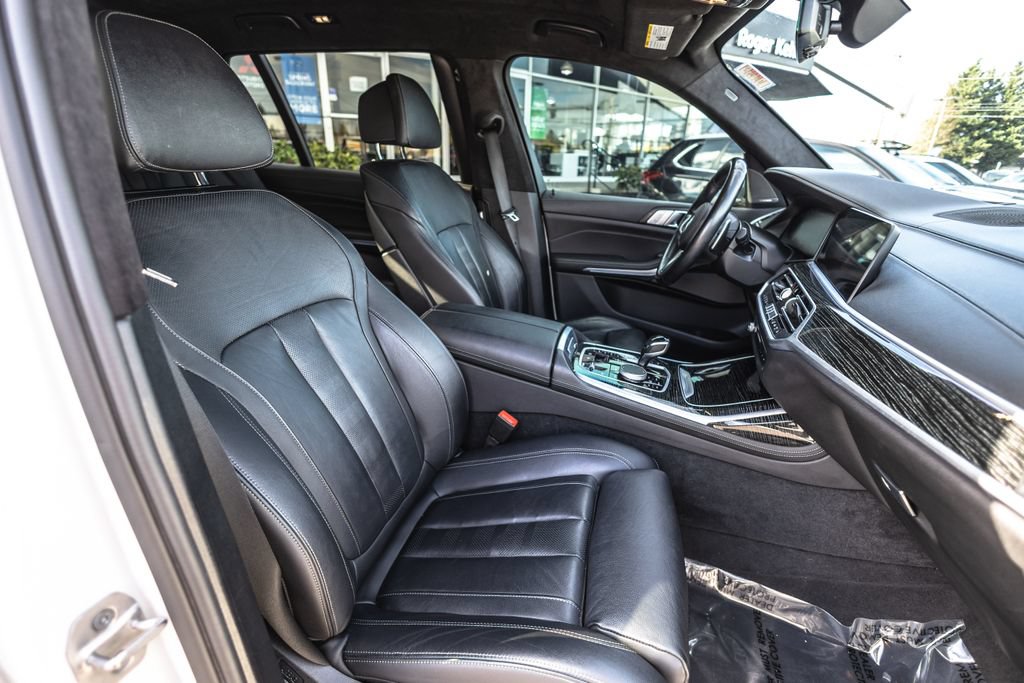 Used 2022 BMW X7 M50i AWD/4WD image 32
