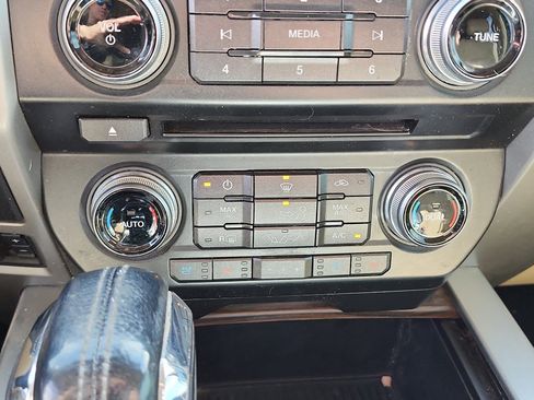 Used 2017 Ford F150 Lariat w/ Equipment Group 502A Luxury image 25