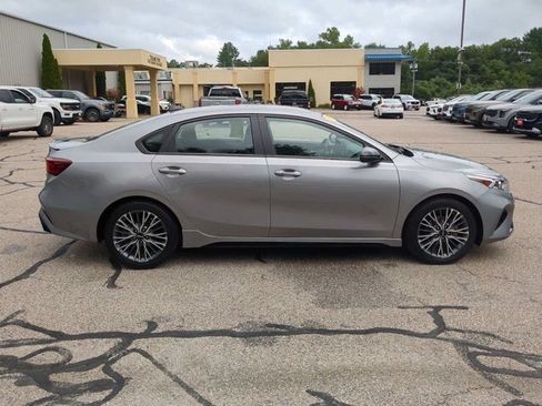 Used 2023 Kia Forte GT-Line FWD image 2
