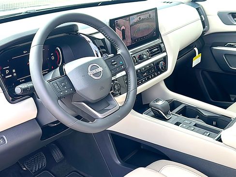 New 2026 Nissan Pathfinder SL w/ SL Premium Package FWD image 9