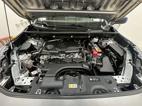 Used 2019 Toyota RAV4 LE w/ Carpet Mat Package FWD image 18