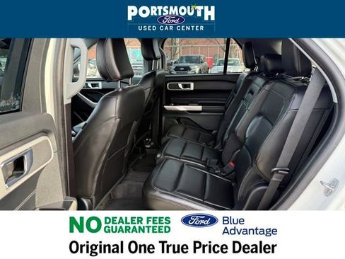 Used 2022 Ford Explorer XLT w/ Equipment Group 202A image 5